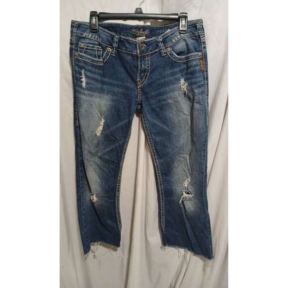 silver jeans womans size 32 destressed and cropped measurments in description - Picture 1 of 15